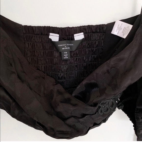 Chrissy Tegan X revolve cropped matcha top - Picture 2 of 8